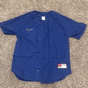 Men’s small Nike SB blue baseball jersey.